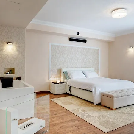 Luxury Tigne Point With Pool * Sliema